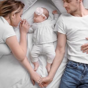 Tender Dreams: A Parent's Baby Sleep Companion - Sleeping Baby Lullaby