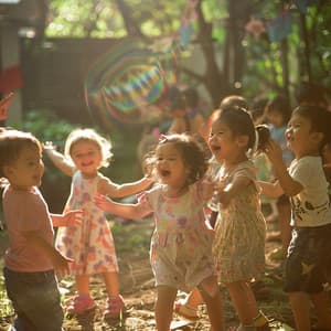 Armonías De Juego: El Viaje Musical Del Bebé - Niños Cantores Verbo Divino