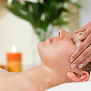 Soothing Spa Rain: Binaural Bliss in Serene Showers - faint echoes