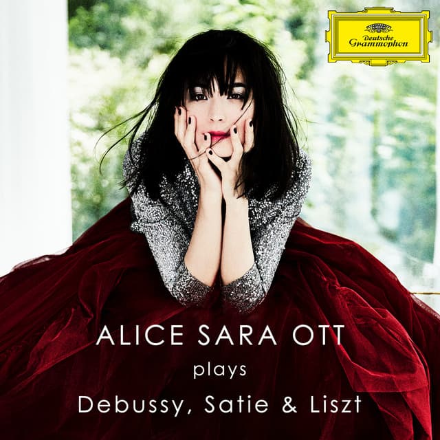 Alice Sara Ott plays Debussy, Satie & Liszt - Alice Sara Ott