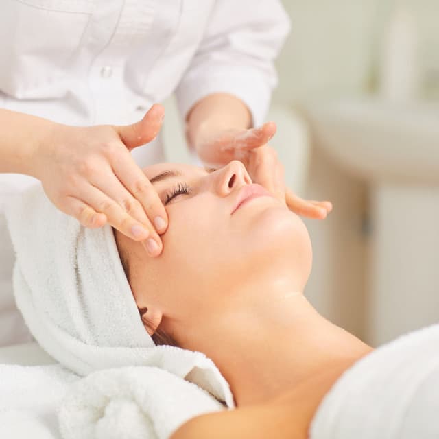 Radiant Renewal: Ambient Music for Spa Treatments - Chill Spa Sounds