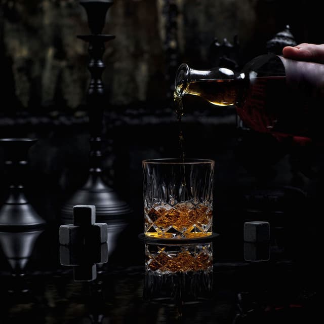 Whiskey and Blues: Relaxing Tunes from Bourbon Street to Chicago - John Plack