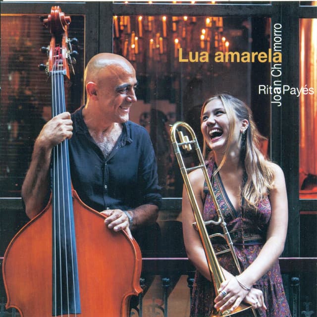 Lua Amarela - Joan Chamorro